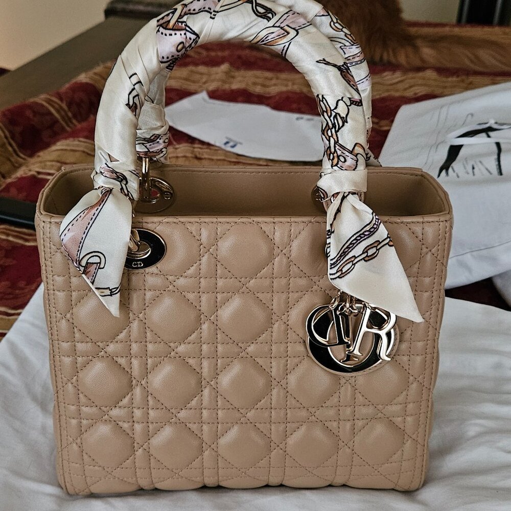 Lady dior beige medium leather